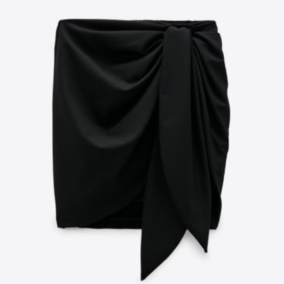 Zara - Knotted Mini Skirt - Picture 2 of 3